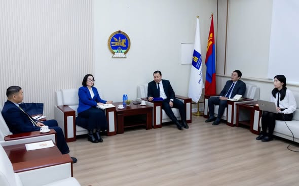 Нийт өргөдөл, гомдлын талаас илүү хувьд нь төрийн албан хаагчдад хандсан гомдол ирж байна